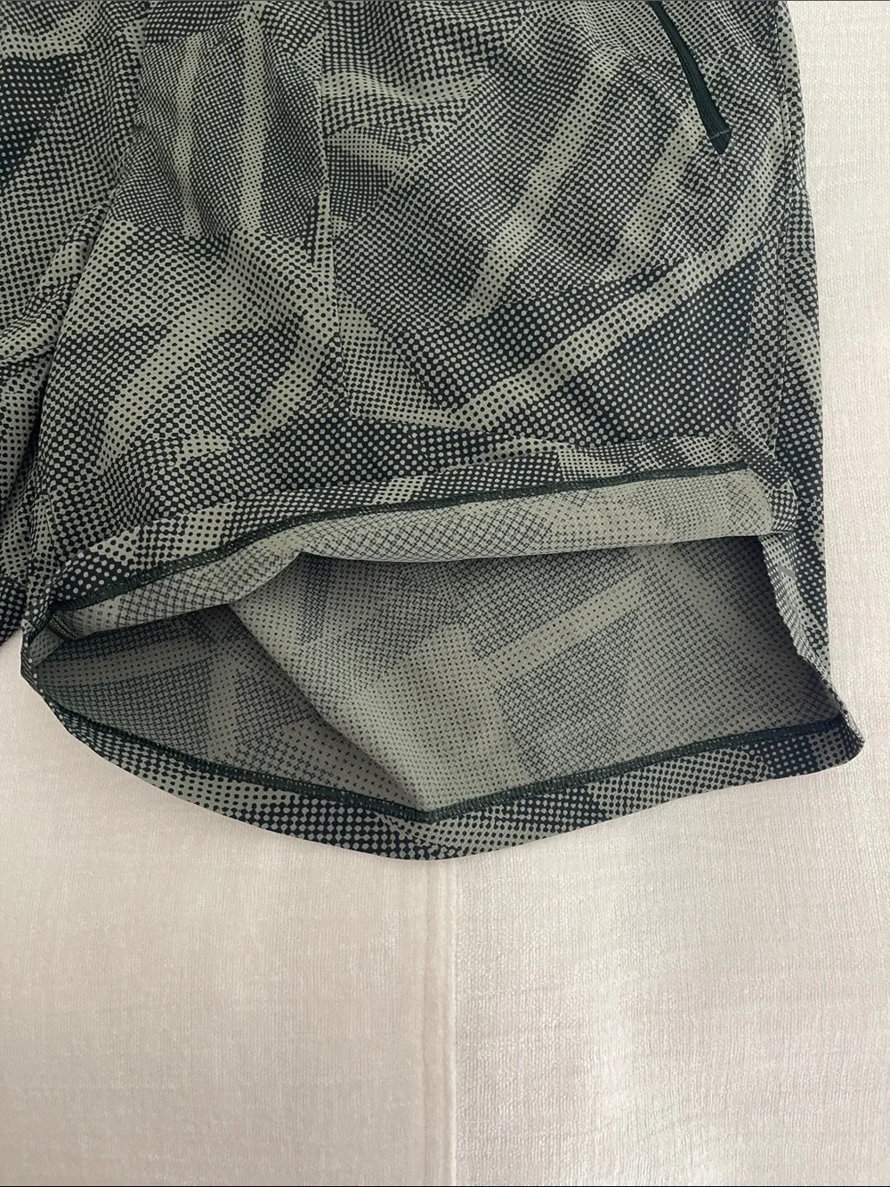 lululemon athletica Men's license to train Linerless short 7”